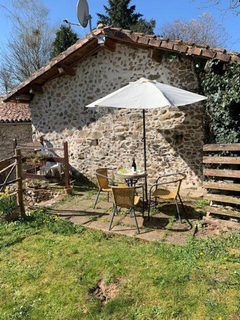 Red Gate Cottage Saulgond Esterno foto